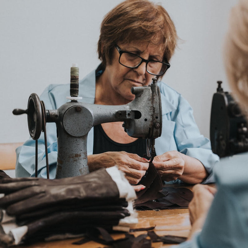 Lederhandschuhe Schwarz Damen Kaschmir - Handgefertigt in Italien – Luxus Lederhandschuhe - Handgefertigt in Italien – Fratelli Orsini® - Produktion - 3